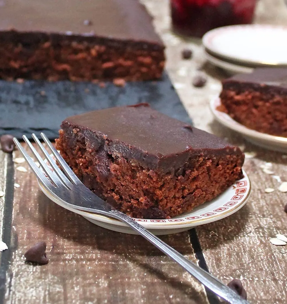 Beet Chocolate Oatmeal-Cake