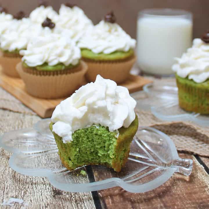 Green Smoothie Cupcakes Coconut Vanilla Frosting #PurelySimple