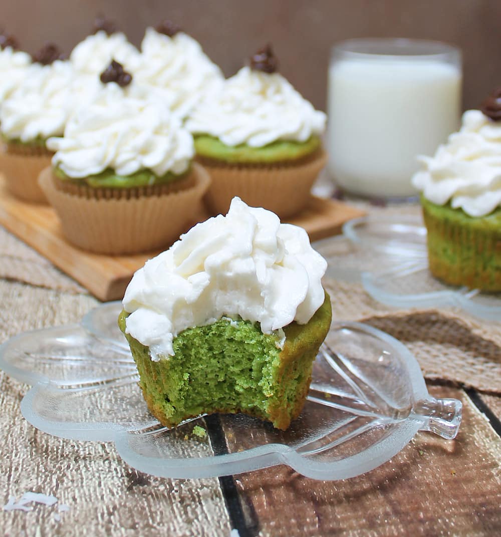Green Smoothie Cupcakes Coconut Vanilla Frosting #PurelySimple