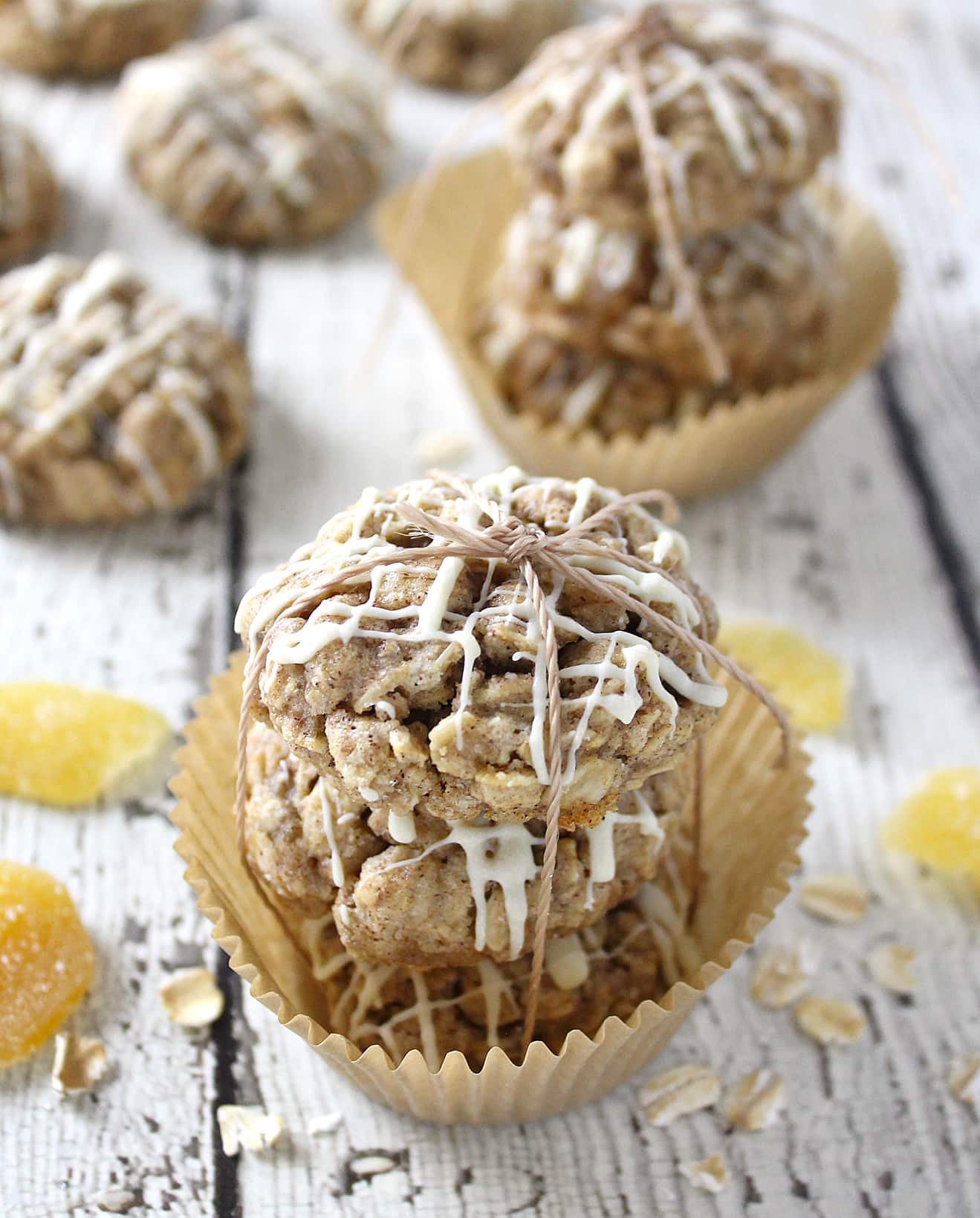 These gluten free Oatmeal Ginger Cookies with a white chocolate drizzle