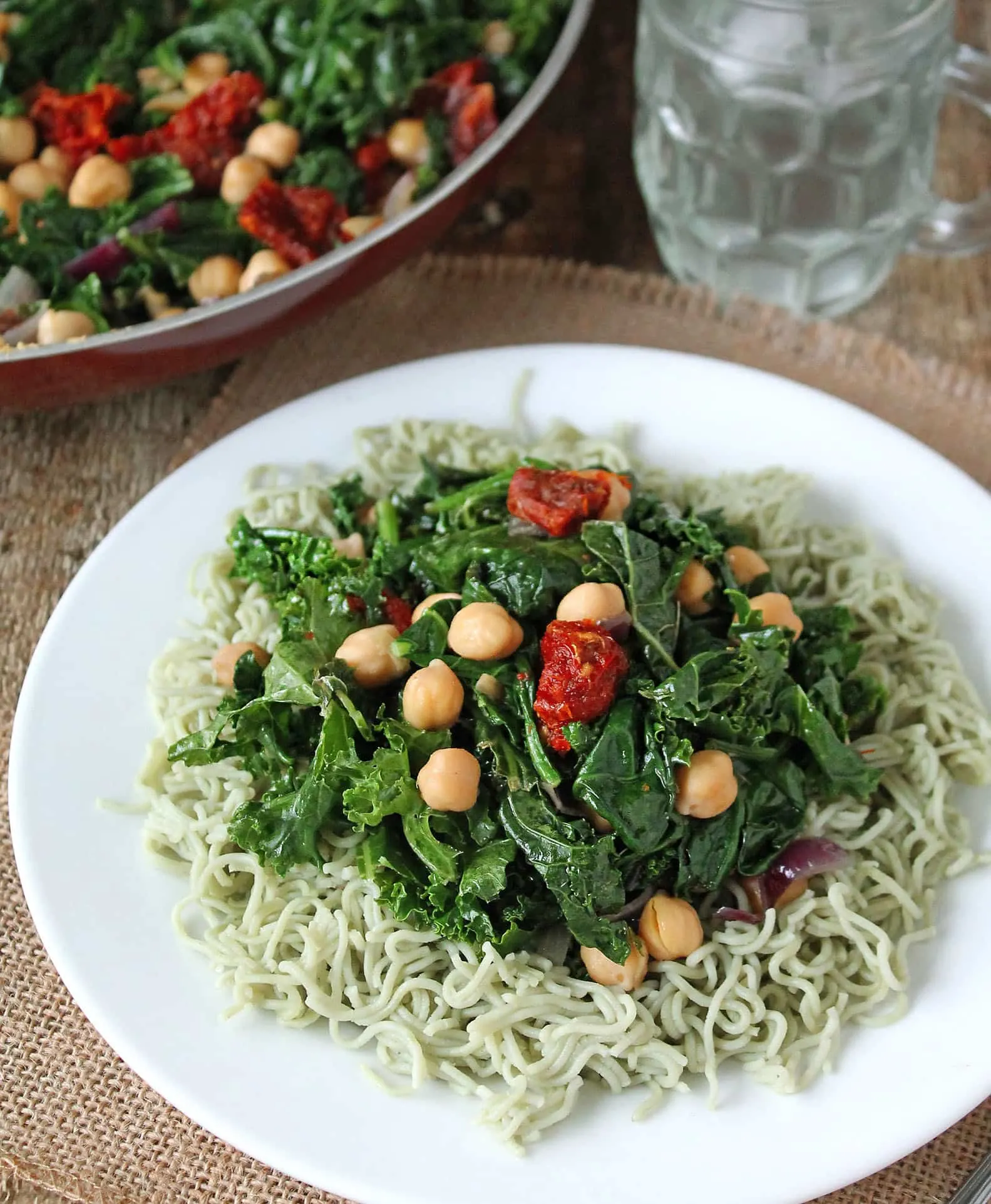 Kale-Sundried-Tomato-Chickpea-Salad-#HeatAndEat