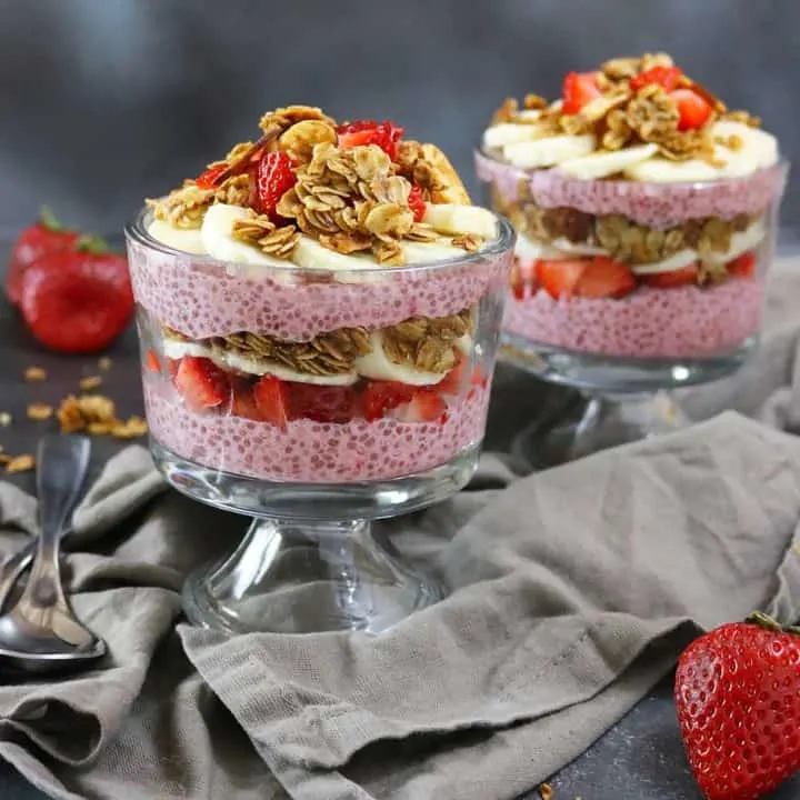 Strawberry & Banana Chia Pudding Parfait with Granola #SnackBrighter