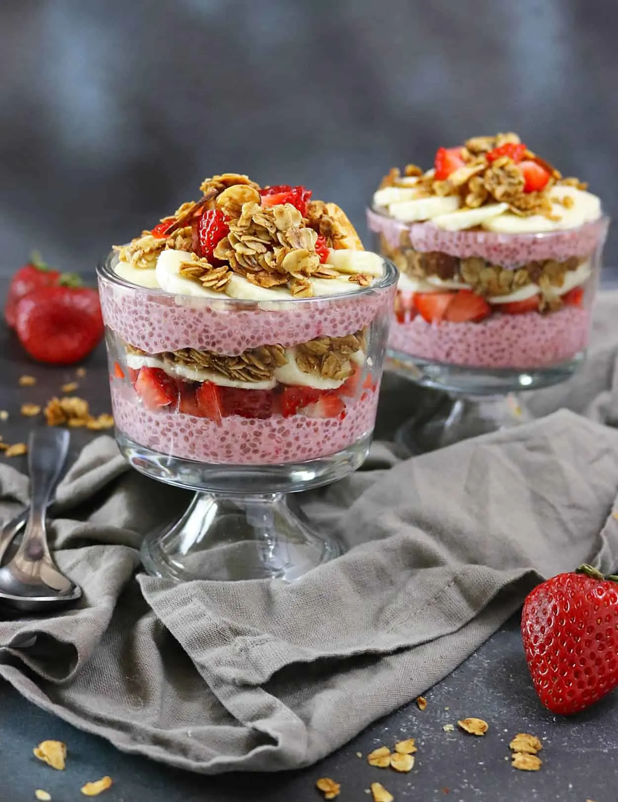 Strawberry & Banana Chia Pudding Parfait with Granola #SnackBrighter