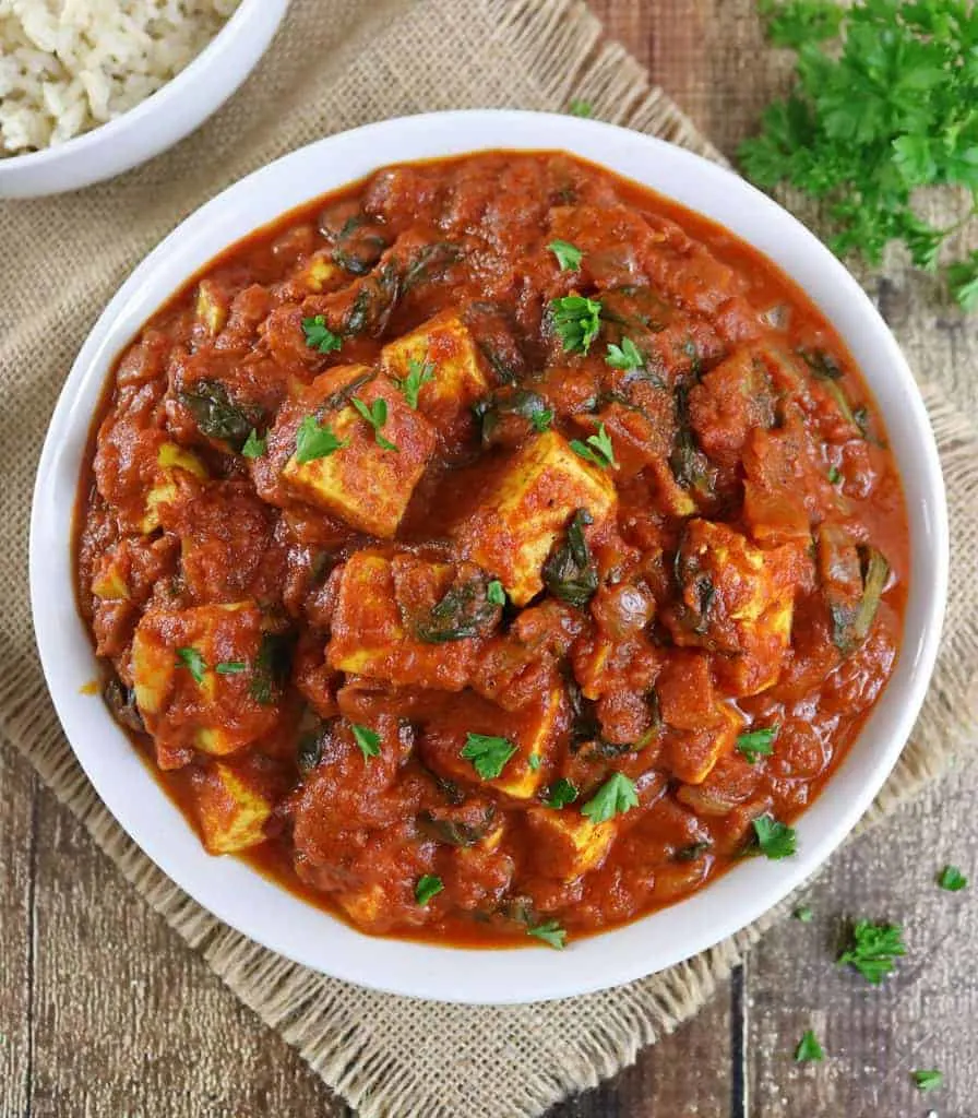 Pan Fried Tofu Curry with Tomatoes and Spinach