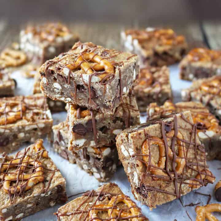 Healthy Chocolate Pretzel Bars