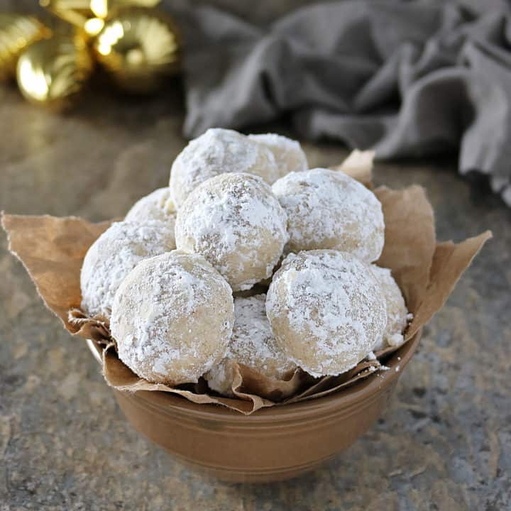 Vegan Snowball Cookies With Cardamom Cinnamon #IncredibleBulkBinTreatExchange