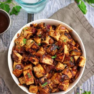 Quick Easy Honey BBQ Tofu Bowls with Rice and Peppers