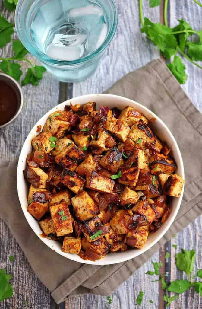 Quick Easy Honey BBQ Tofu Bowls with Rice and Peppers