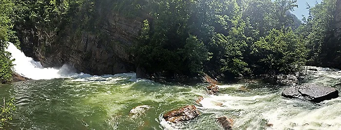 Tallulah Gorge Waterfall crashing around rocks