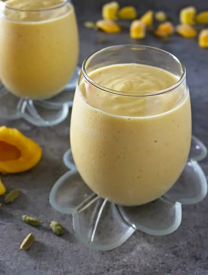 Jackfruit Mango Smoothie Recipe with cardamom - Savory Spin