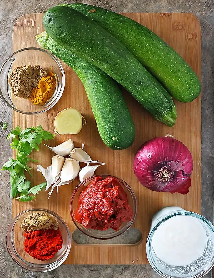 Photo Ingredients To Make Zucchini Curry