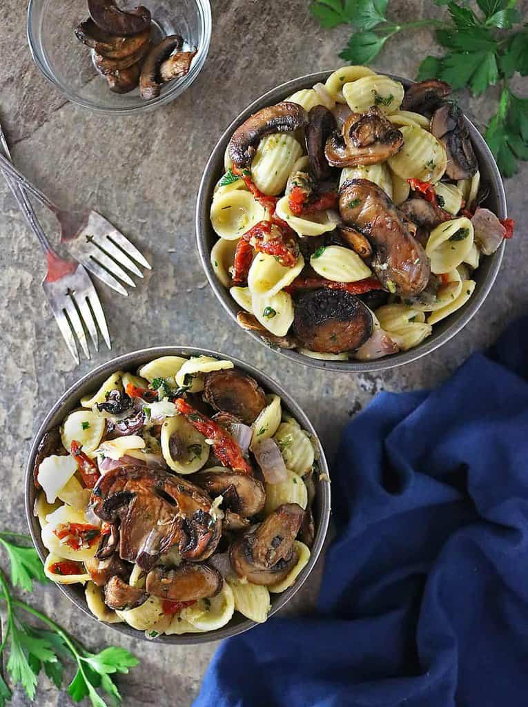 Quick Easy Roasted mushroom sundried tomato pasta photo