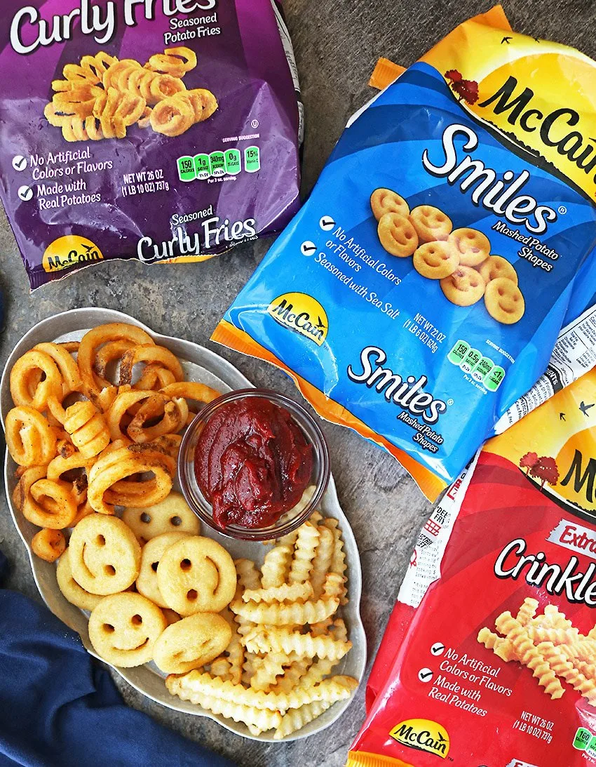 Delicious McCain Fries Spicy Sauce Snacking Platter