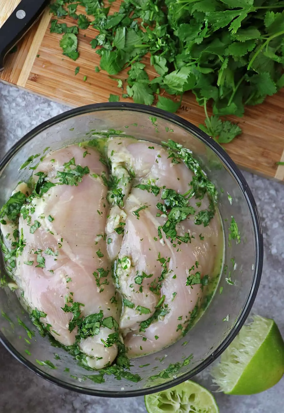 Marinating chicken to make tasty cilantro lime chicken