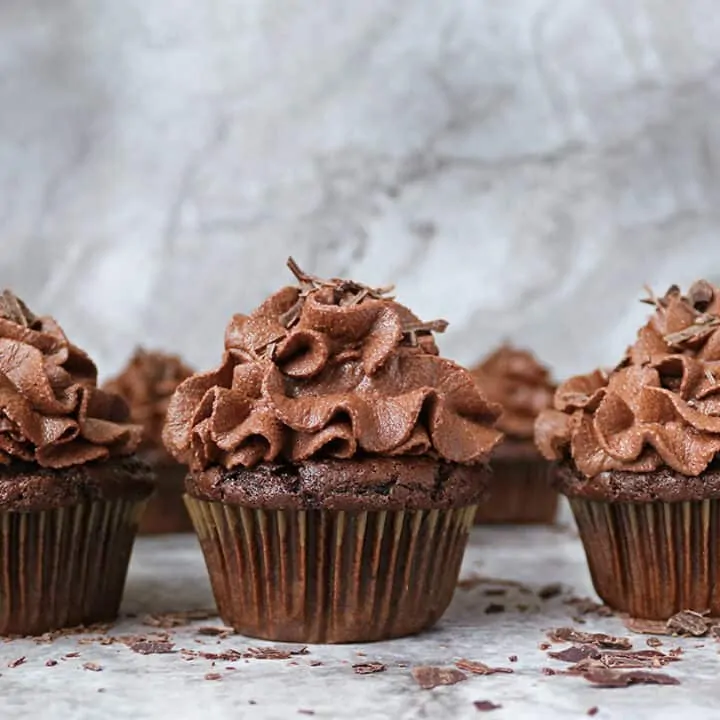 6 Easy Vegan Chocolate Cupcakes without any vinegar, lemon juice, or flax eggs