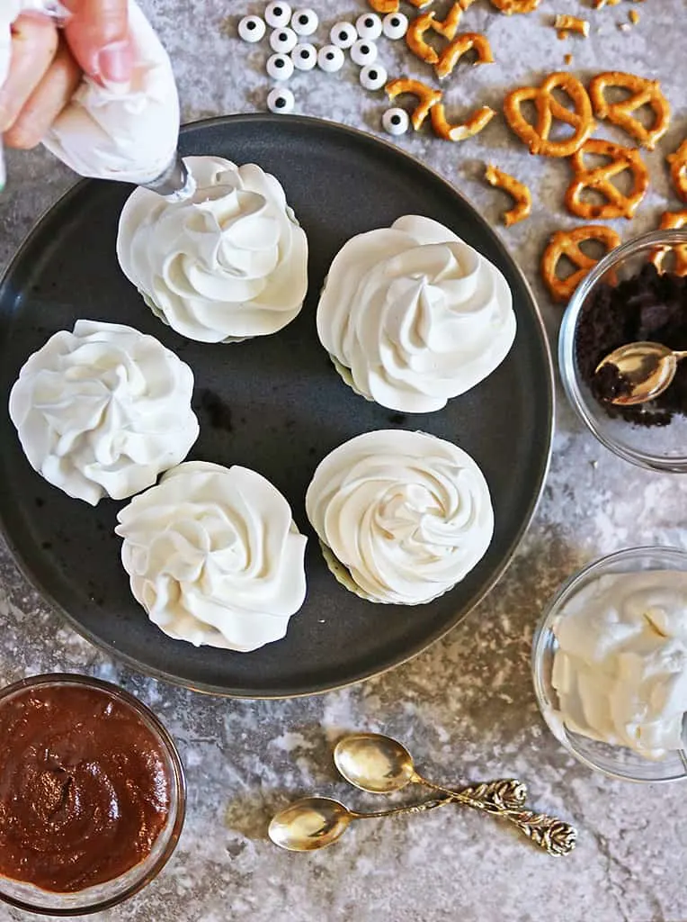 Making chocolate ghost cups