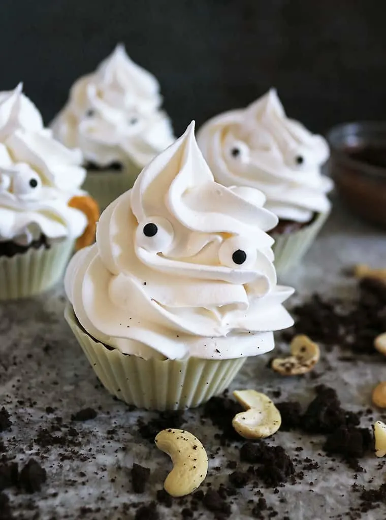 easy chocolate Halloween ghost cups