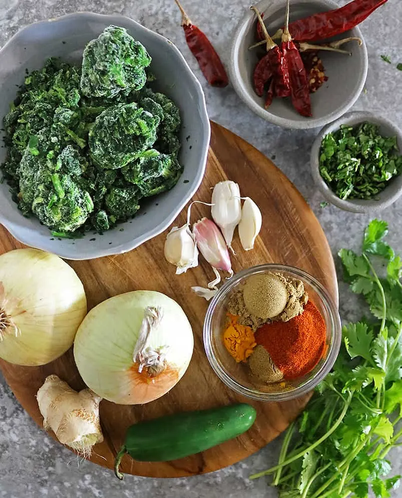 ingredients to make spinach curry soup