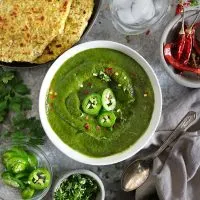 vegan spinach curry soup with coconut milk