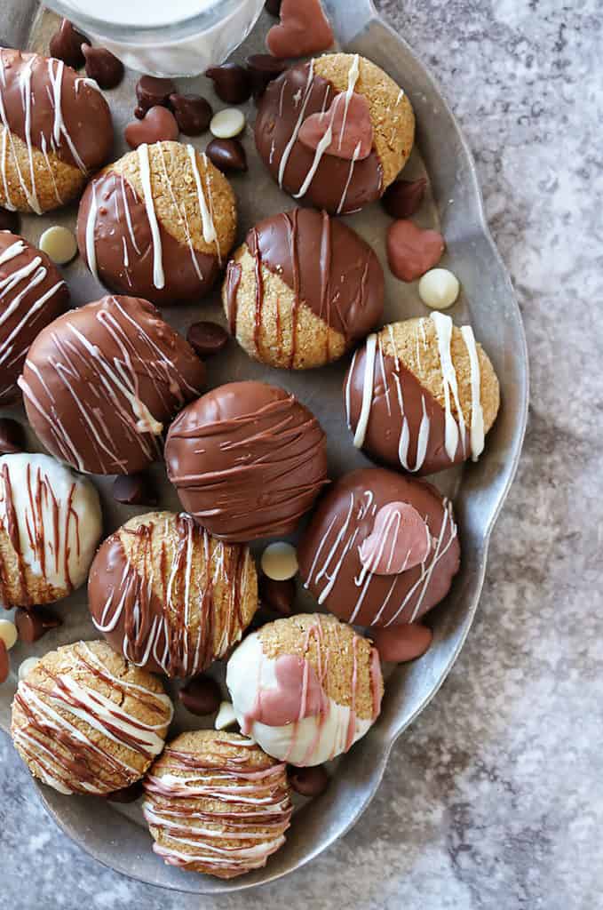 Easy Almond Flour Peanut Butter Cookies - Savory Spin