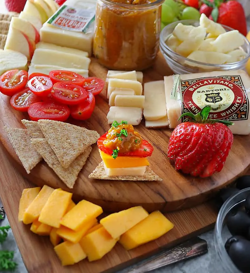 Delicious fruit cheese chutney appetizers
