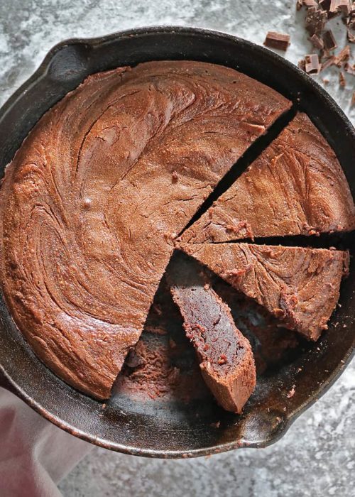 Peanut Butter Chocolate Skillet Cake {Flourless}