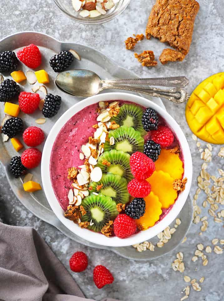 Berry Oat Smoothie Bowl - Savory Spin