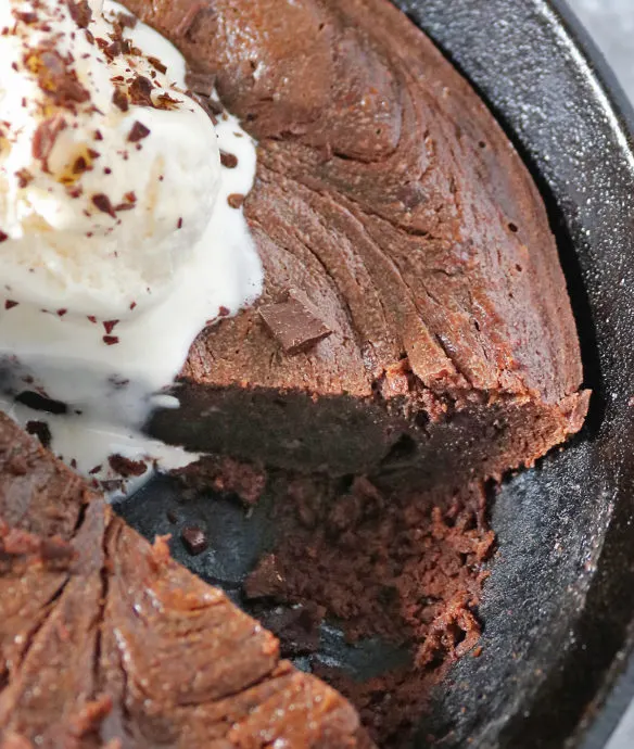 dump mix and bake skillet cake