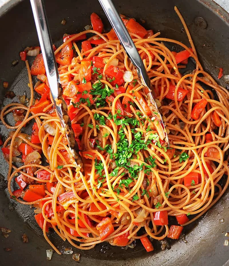 easy delicious gluten-free red pepper pasta