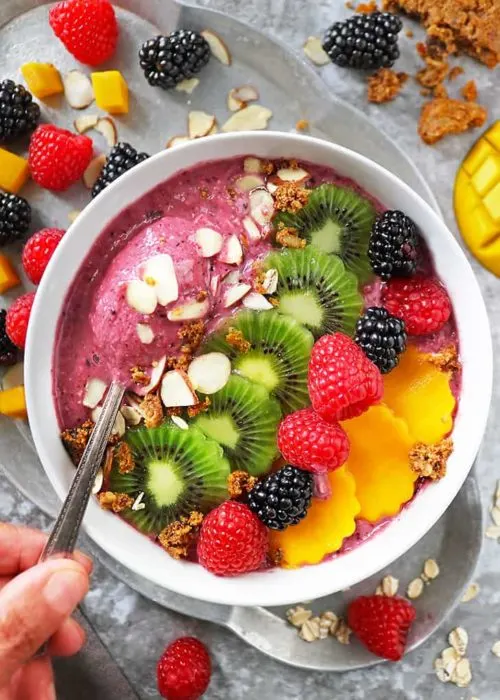 Berry Oat Smoothie Bowl