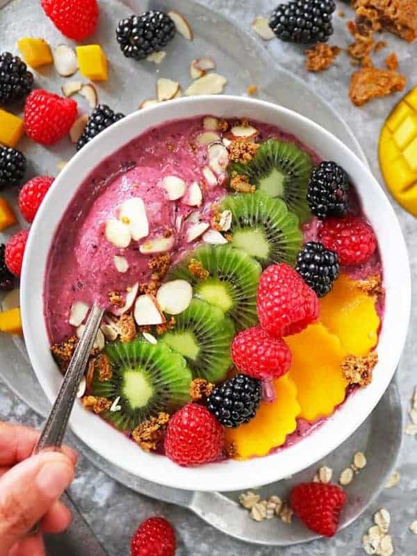 Berry Oat Smoothie Bowl