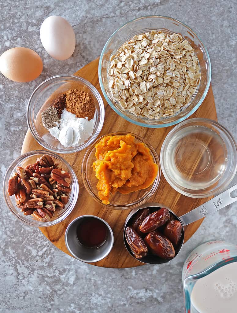 12 Ingredients to make baked pumpkin oatmeal