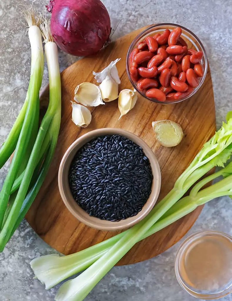 Ingredients to make black rice and beans recipe