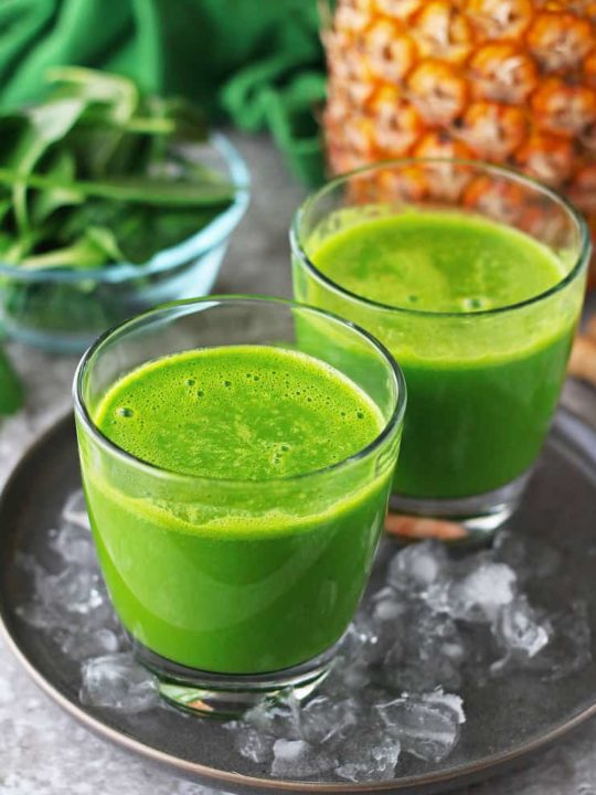 Easy spinach juice with pineapple and ginger
