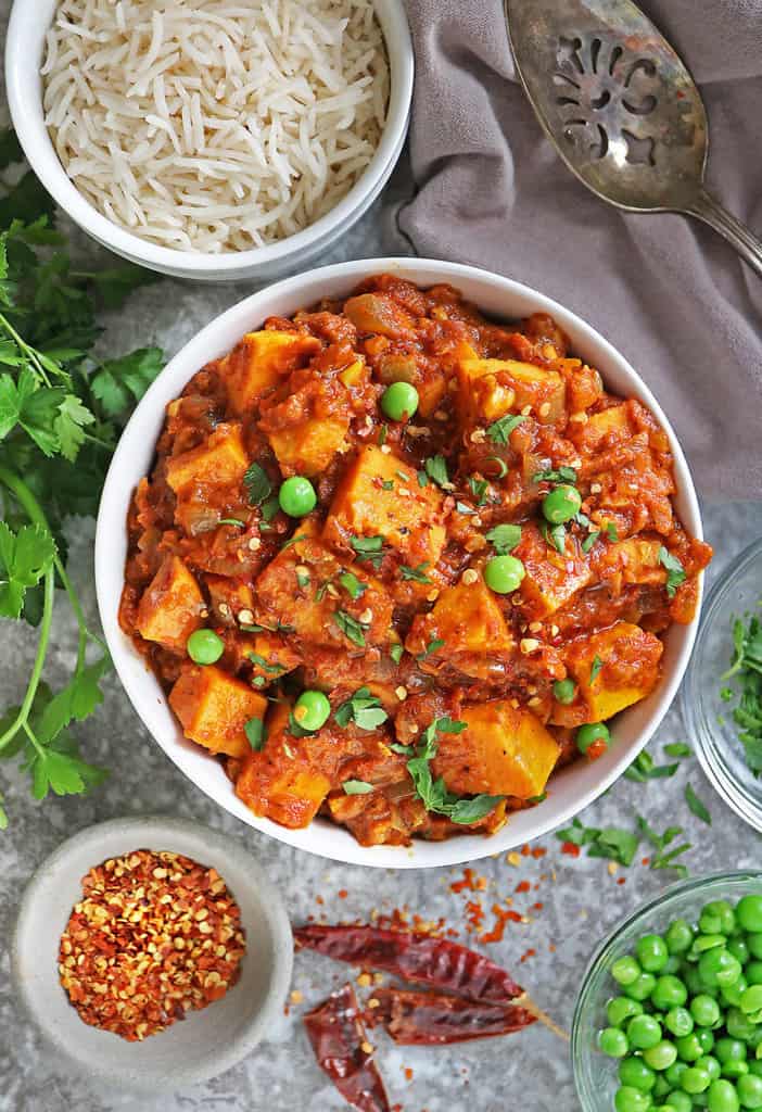 One Pot Easy Sweet Potato Curry - Savory Spin