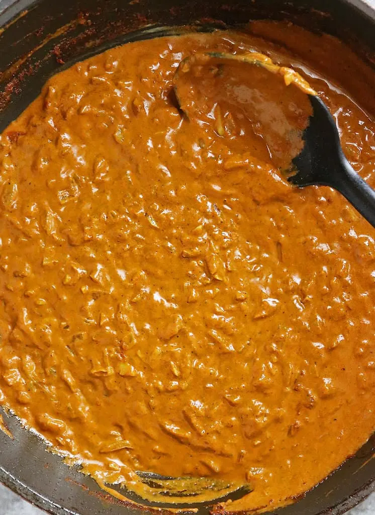 Making an easy tasty curry sauce