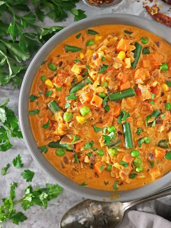 15 Minute Vegetable Curry Recipe with Frozen Vegetables