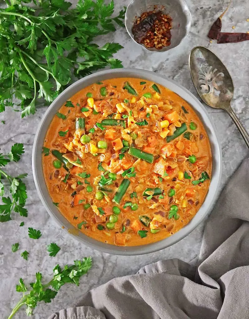15 Minute Vegetable Curry Recipe with Frozen Vegetables.