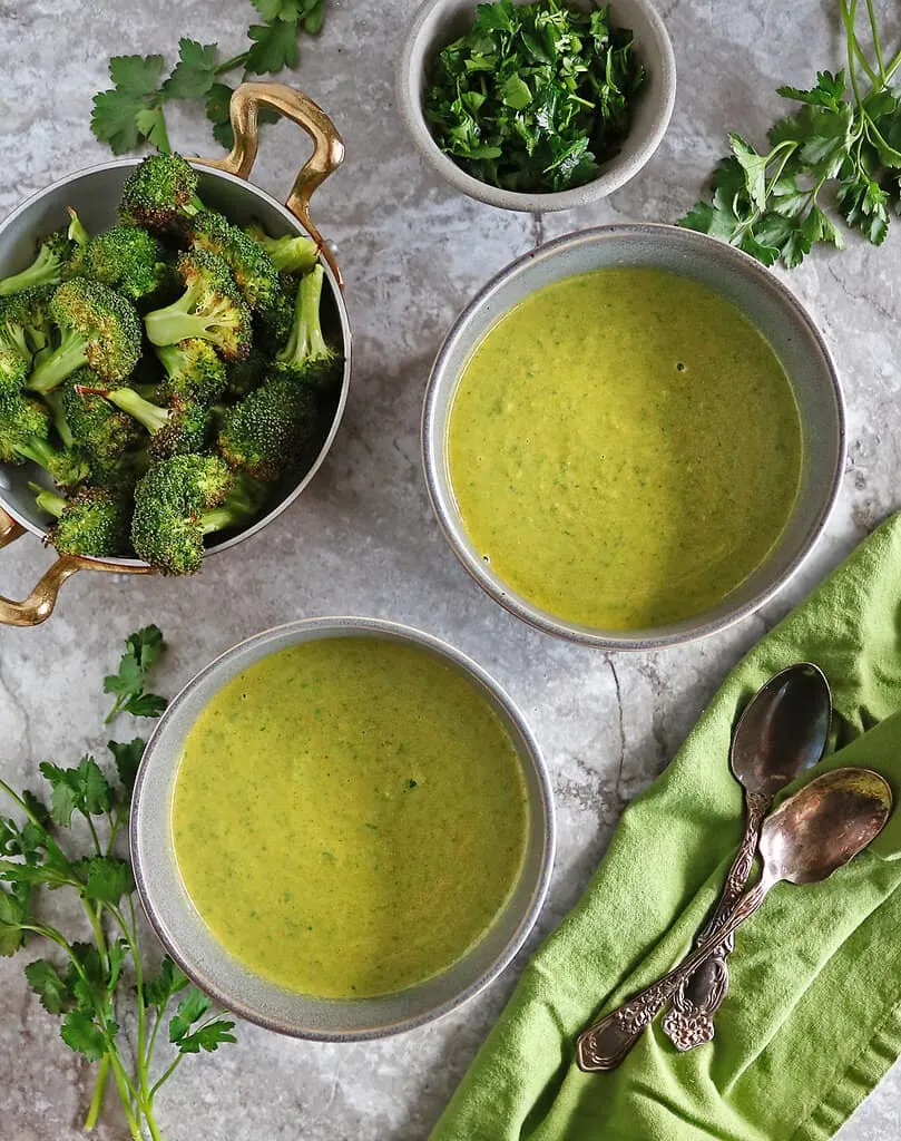 Easy delicious broccoli spinach soup perfect for winter dinner.