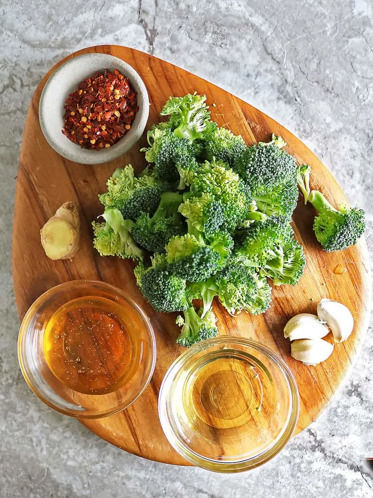 The 7 Ingredients needed to make hot honey Broccoli.