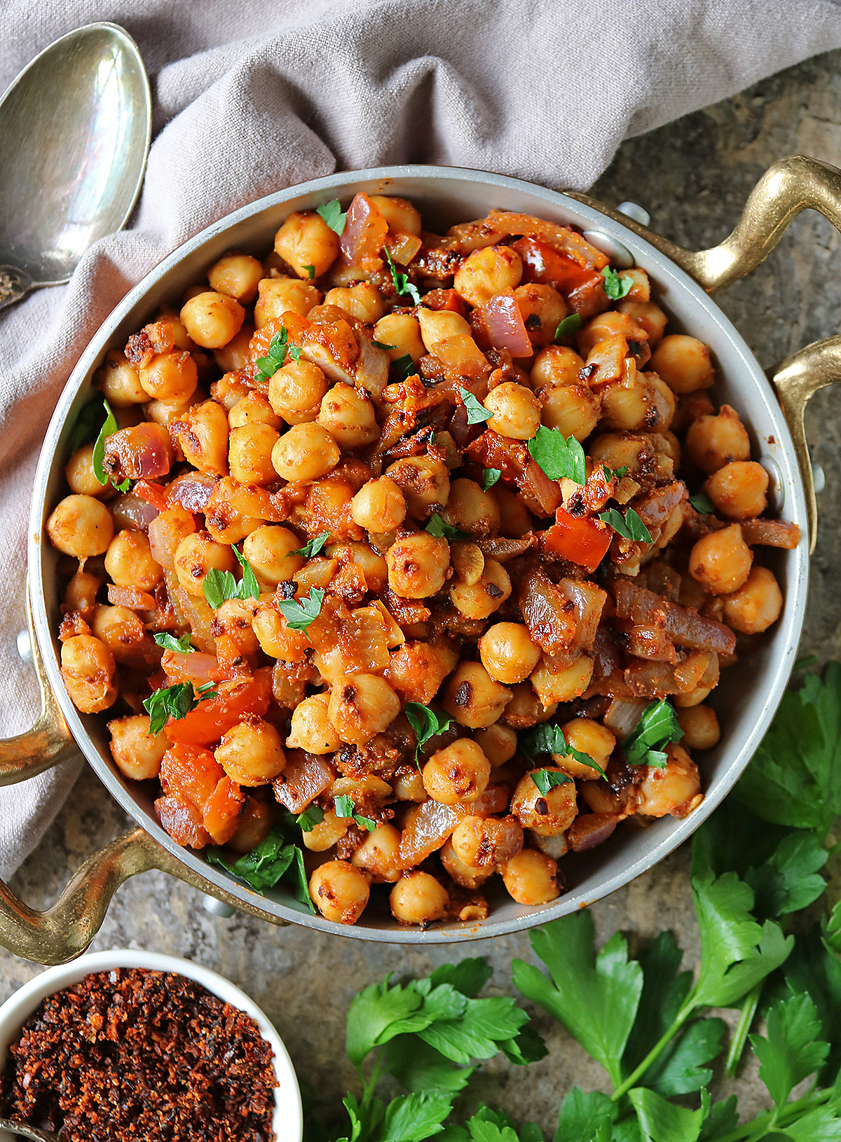 Delicious vegan harissa chickpeas.