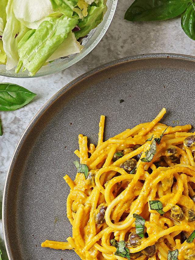 Easy Pumpkin Cream Sauce with Spaghetti and Beans.