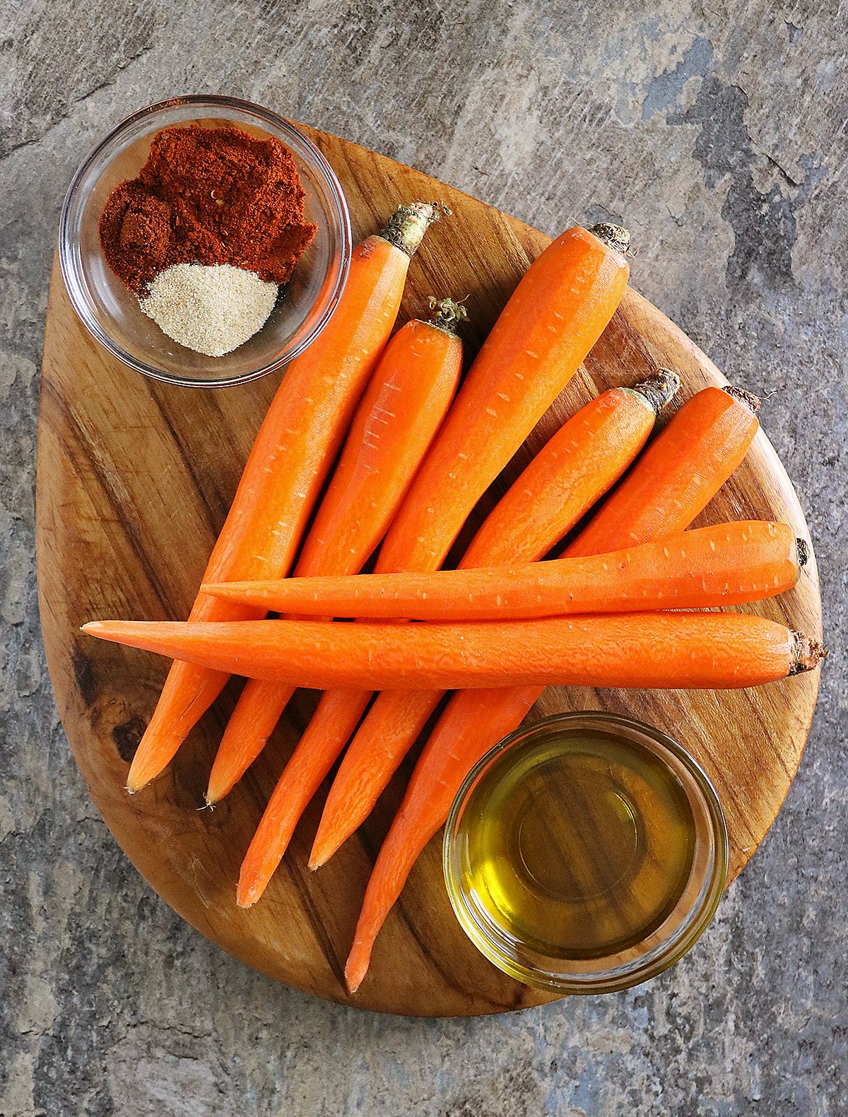 5 Ingredients to make oven roasted carrots