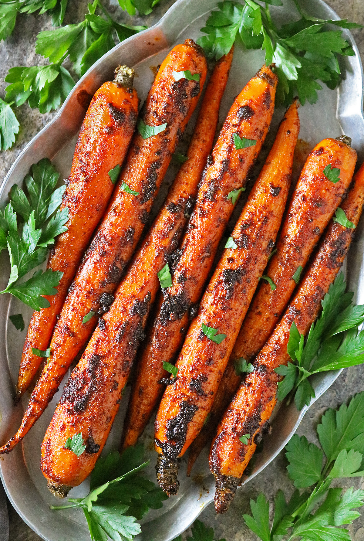 The Best 5 ingredient roasted carrots