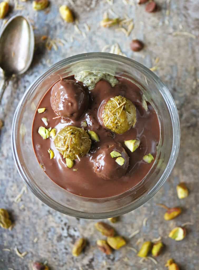 Easy pistachio chocolate chia pudding.