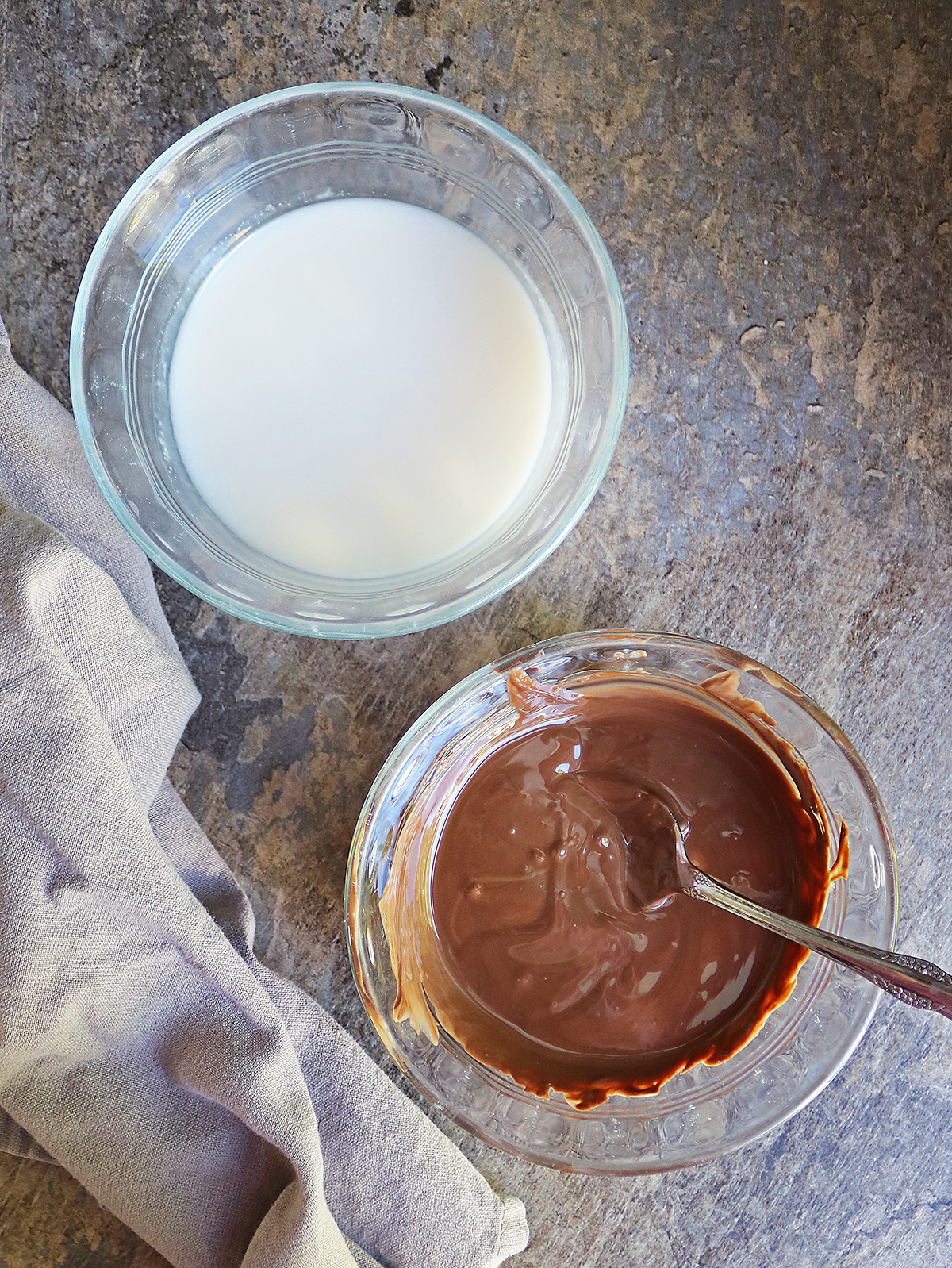 chocolate sauce