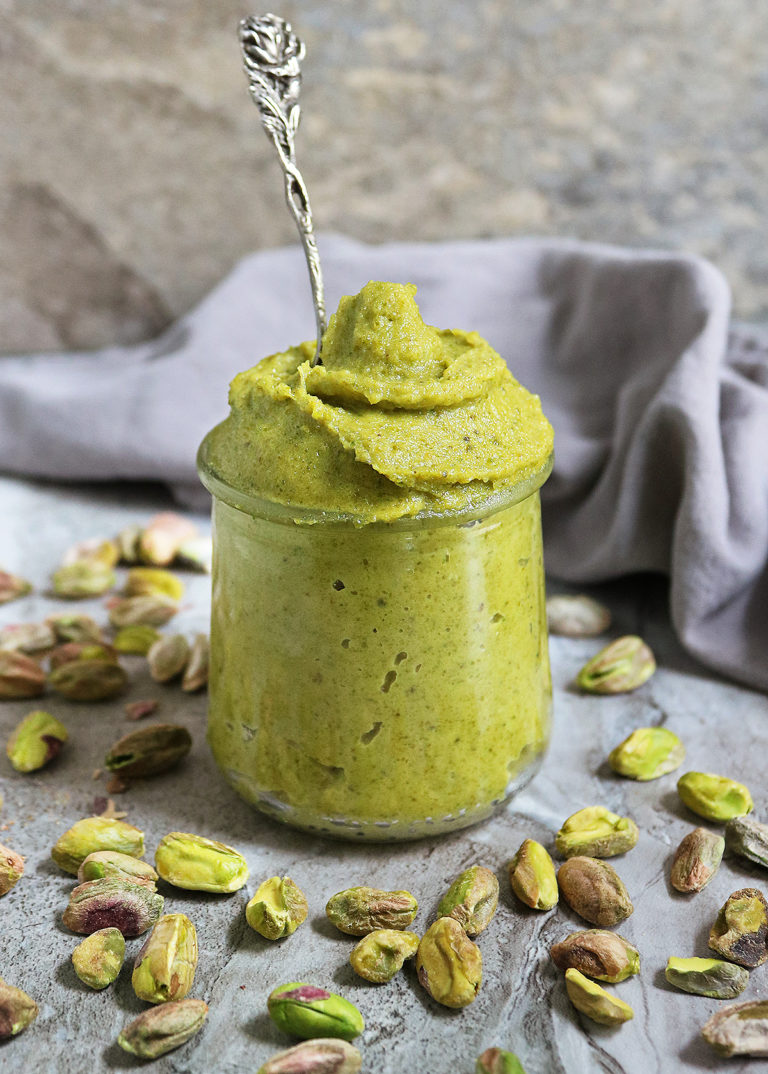 5 ingredient pistachio cream (no dairy)