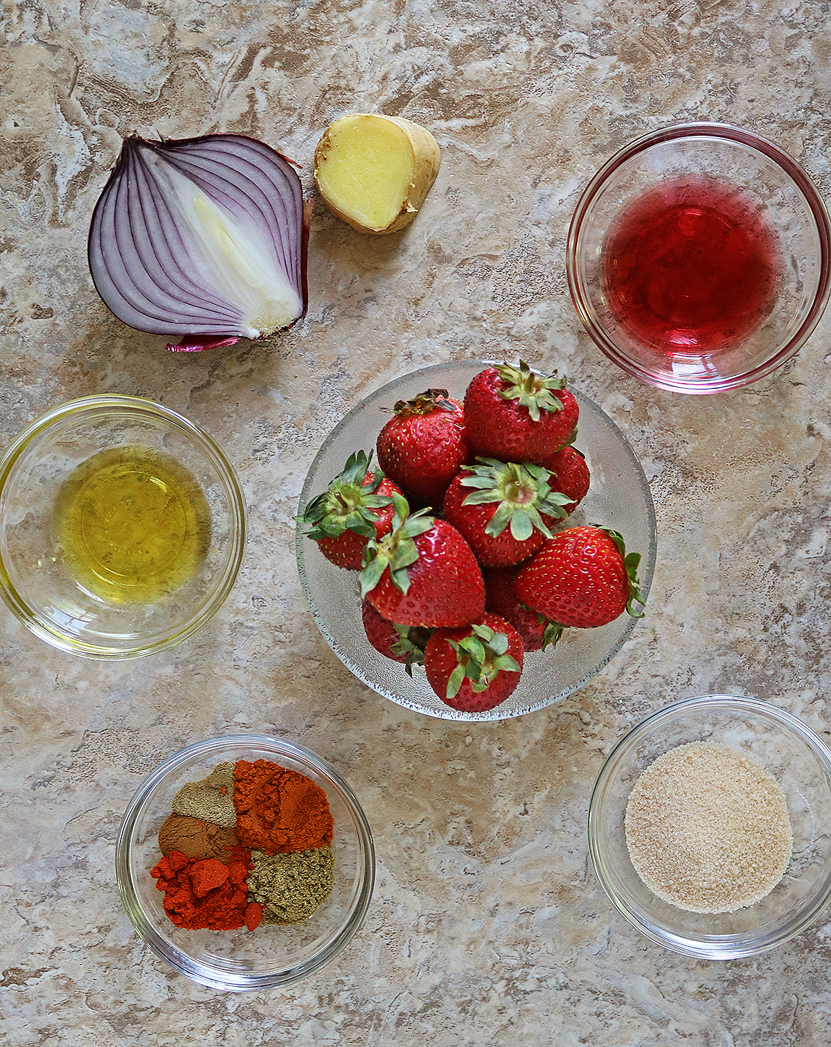 10 ingredients to make strawberry chutney