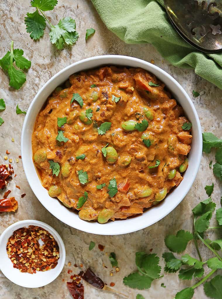 Edamame curry with parsley