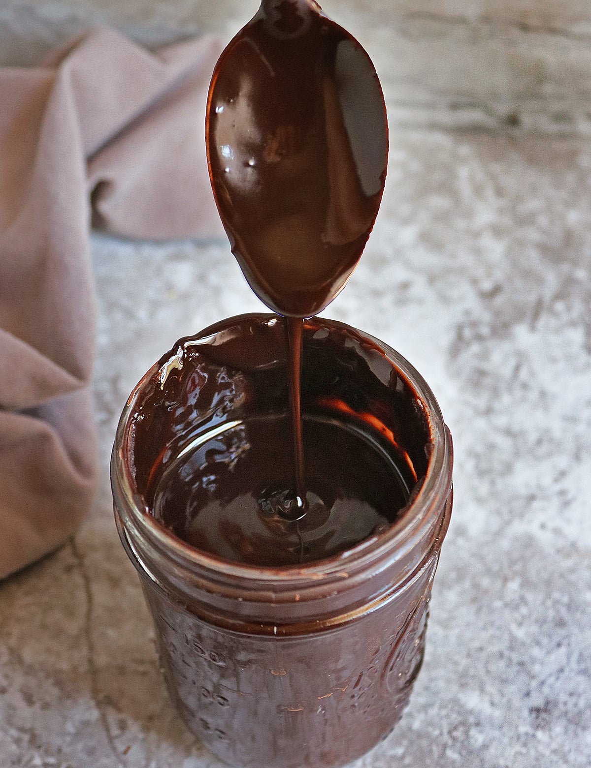 Easy and delicious 3 ingredient refined sugar-free chocolate syrup.